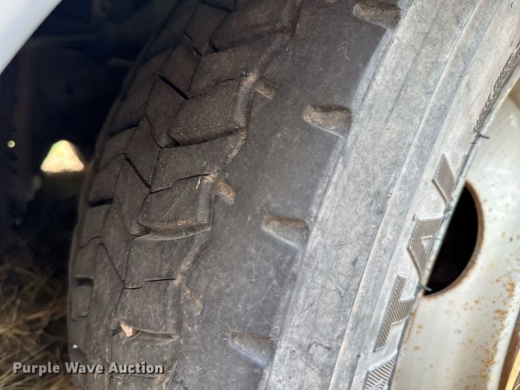 image for item DO0735 2004 Sightseer  Winnebago P32 RV