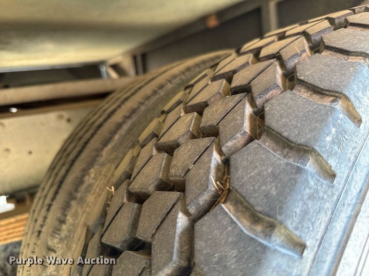 image for item DO0735 2004 Sightseer  Winnebago P32 RV