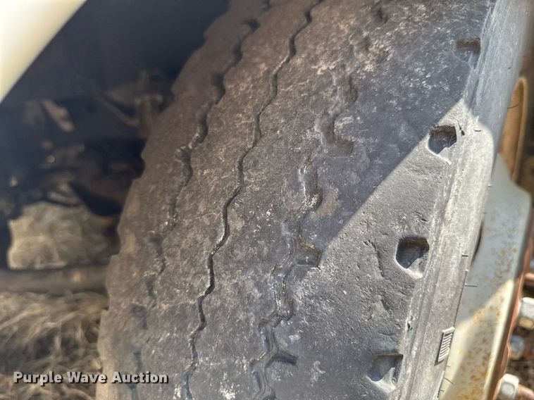 image for item DO0735 2004 Sightseer  Winnebago P32 RV