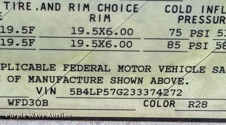 image for item DO0735 2004 Sightseer  Winnebago P32 RV