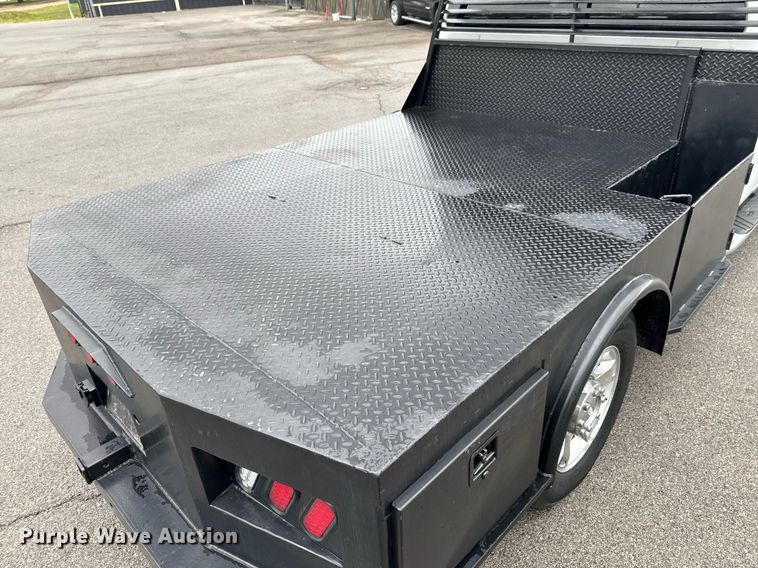 image for item DO0747 2010 Ford F350 Super Duty Crew Cab flatbed pickup truck