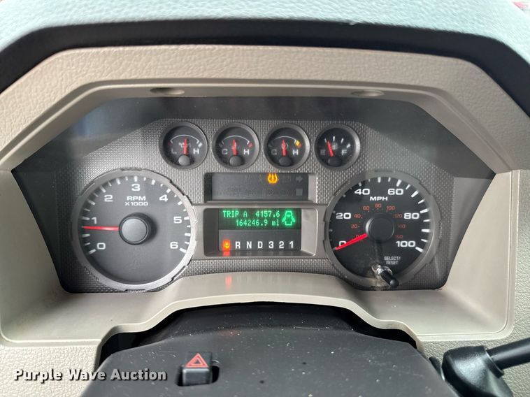 image for item DO0747 2010 Ford F350 Super Duty Crew Cab flatbed pickup truck