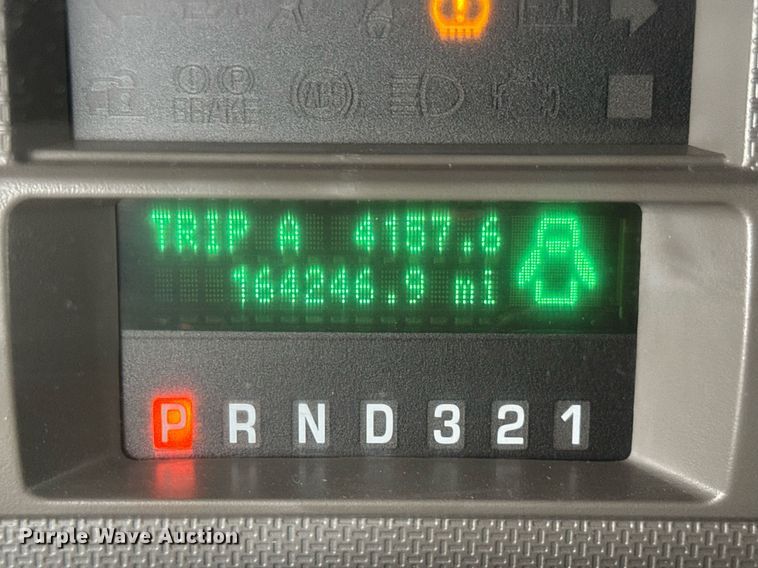 image for item DO0747 2010 Ford F350 Super Duty Crew Cab flatbed pickup truck