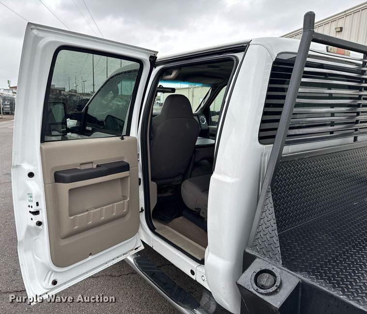 image for item DO0747 2010 Ford F350 Super Duty Crew Cab flatbed pickup truck