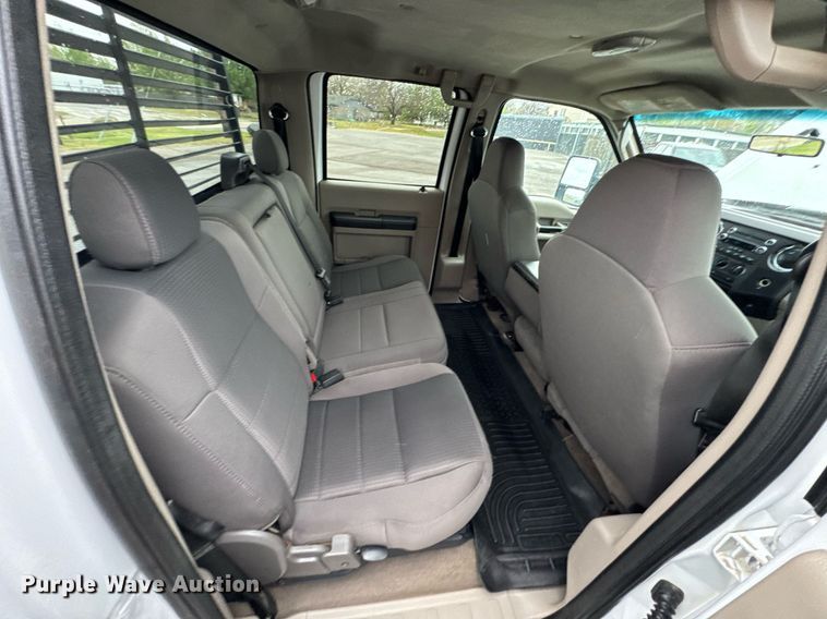 image for item DO0747 2010 Ford F350 Super Duty Crew Cab flatbed pickup truck