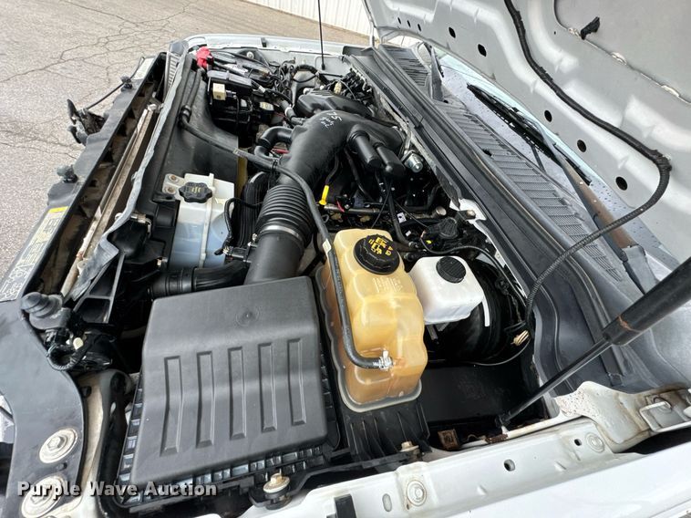 image for item DO0747 2010 Ford F350 Super Duty Crew Cab flatbed pickup truck