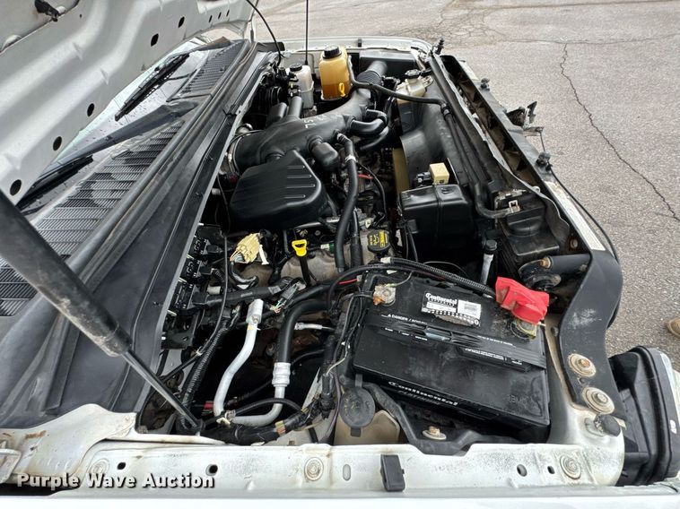 image for item DO0747 2010 Ford F350 Super Duty Crew Cab flatbed pickup truck