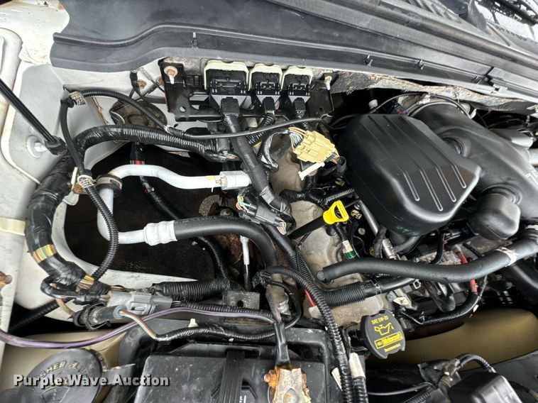 image for item DO0747 2010 Ford F350 Super Duty Crew Cab flatbed pickup truck