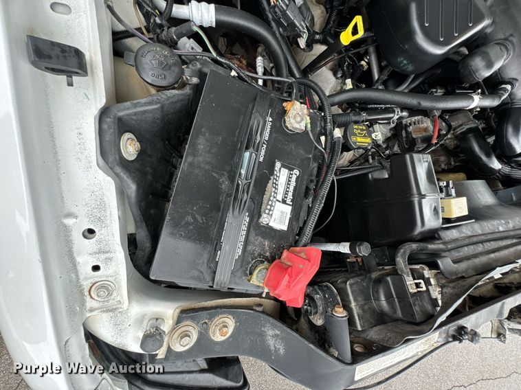 image for item DO0747 2010 Ford F350 Super Duty Crew Cab flatbed pickup truck