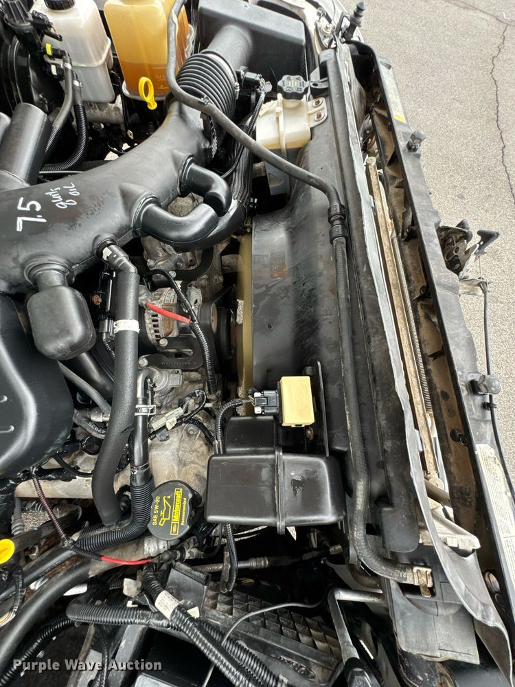 image for item DO0747 2010 Ford F350 Super Duty Crew Cab flatbed pickup truck