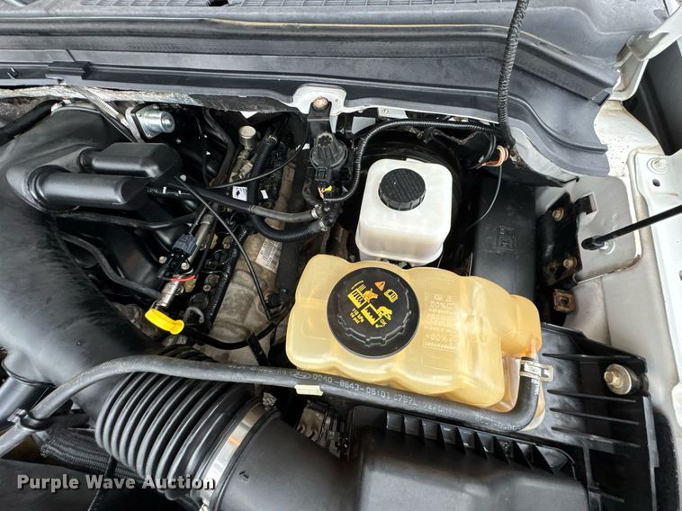 image for item DO0747 2010 Ford F350 Super Duty Crew Cab flatbed pickup truck