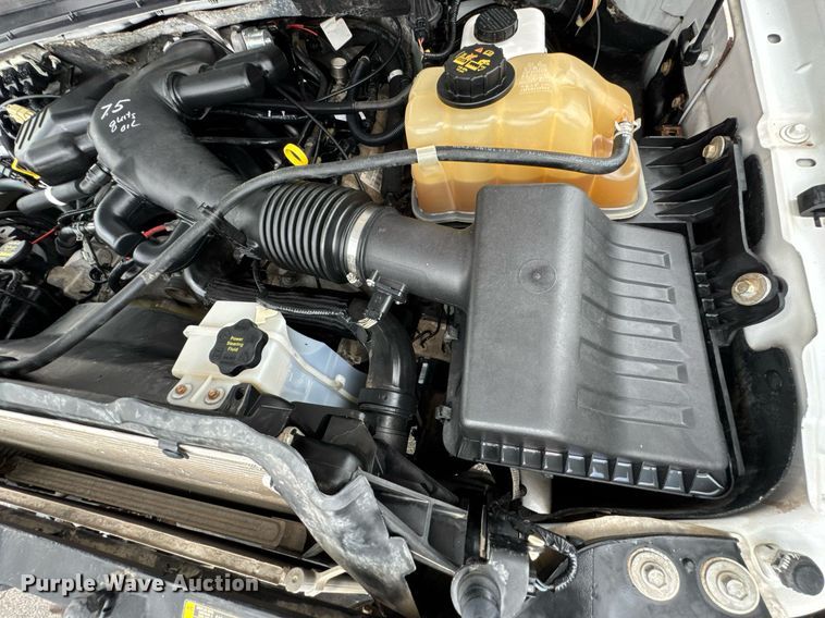 image for item DO0747 2010 Ford F350 Super Duty Crew Cab flatbed pickup truck