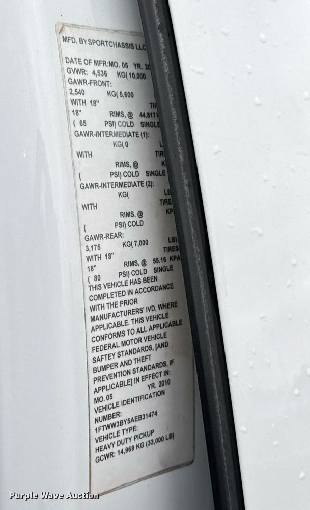 image for item DO0747 2010 Ford F350 Super Duty Crew Cab flatbed pickup truck