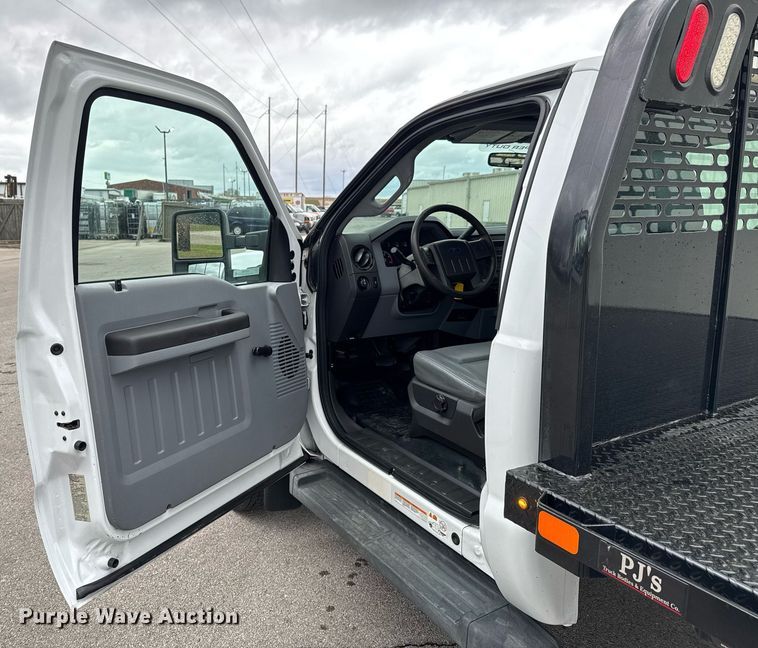 image for item DO0748 2011 Ford F450 Super Duty flatbed truck