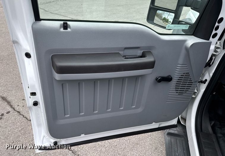 image for item DO0748 2011 Ford F450 Super Duty flatbed truck