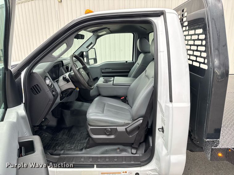 image for item DO0748 2011 Ford F450 Super Duty flatbed truck