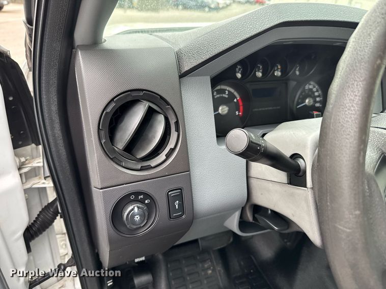 image for item DO0748 2011 Ford F450 Super Duty flatbed truck