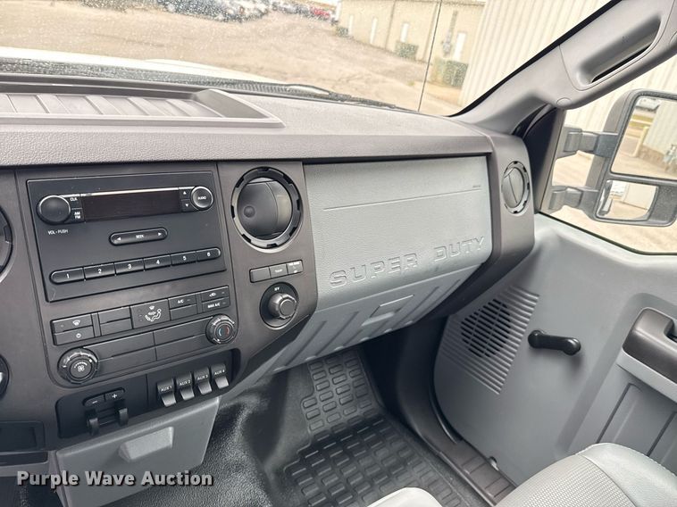 image for item DO0748 2011 Ford F450 Super Duty flatbed truck