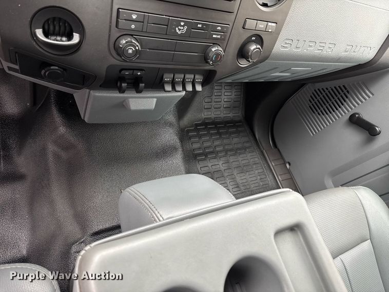 image for item DO0748 2011 Ford F450 Super Duty flatbed truck