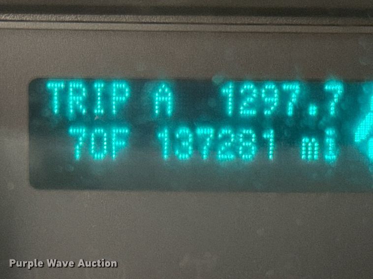 image for item DO0748 2011 Ford F450 Super Duty flatbed truck