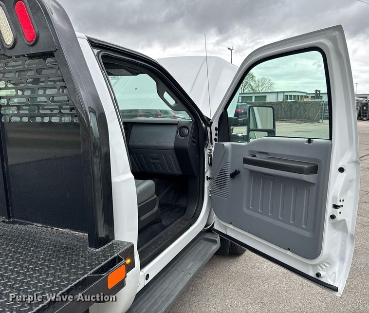image for item DO0748 2011 Ford F450 Super Duty flatbed truck