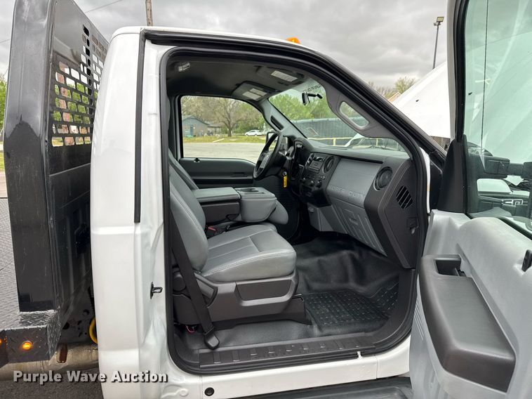 image for item DO0748 2011 Ford F450 Super Duty flatbed truck