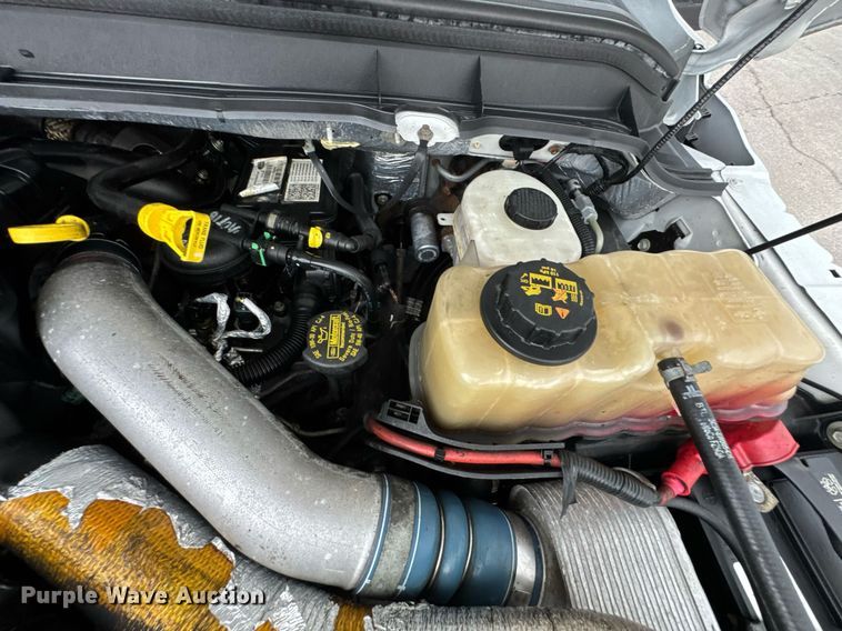 image for item DO0748 2011 Ford F450 Super Duty flatbed truck