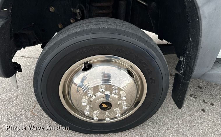 image for item DO0748 2011 Ford F450 Super Duty flatbed truck