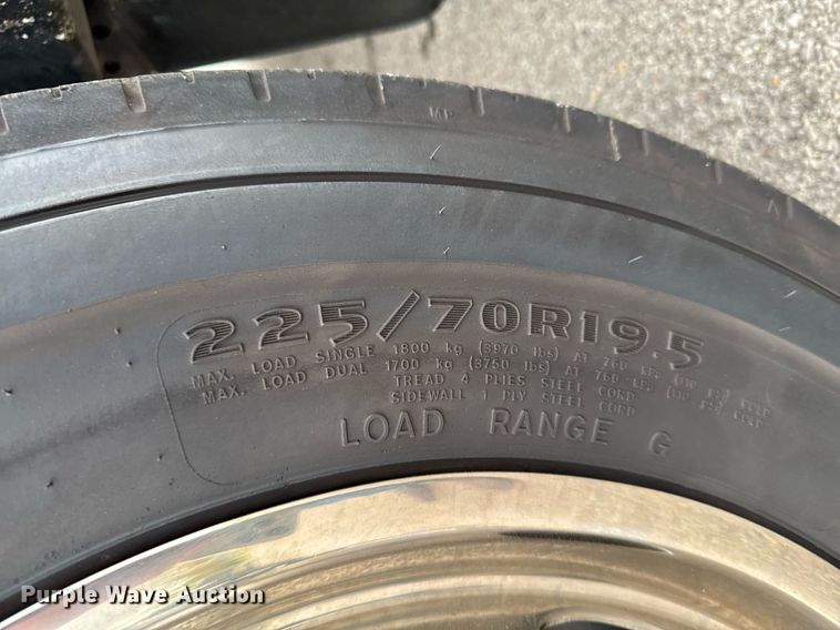 image for item DO0748 2011 Ford F450 Super Duty flatbed truck