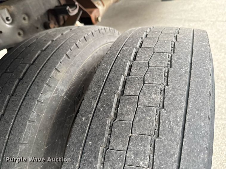 image for item DO0748 2011 Ford F450 Super Duty flatbed truck