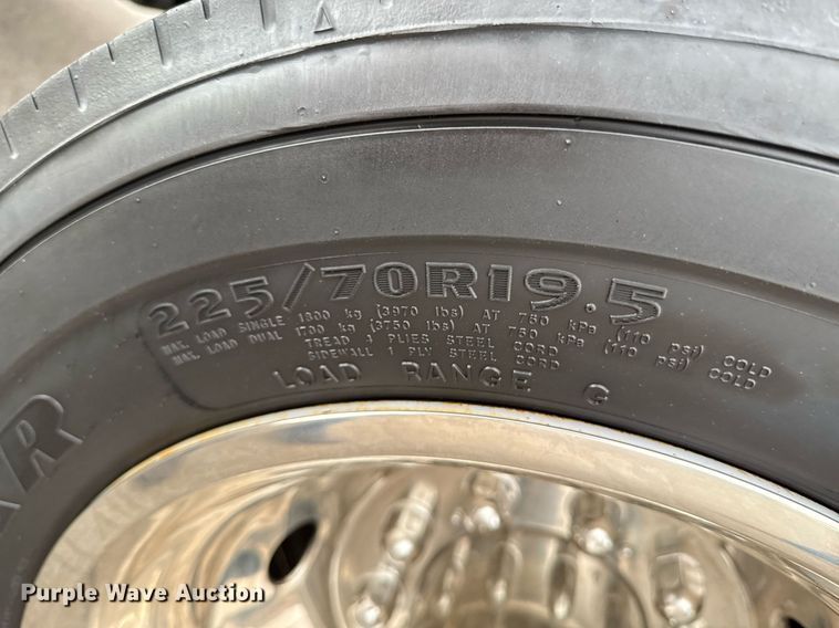 image for item DO0748 2011 Ford F450 Super Duty flatbed truck