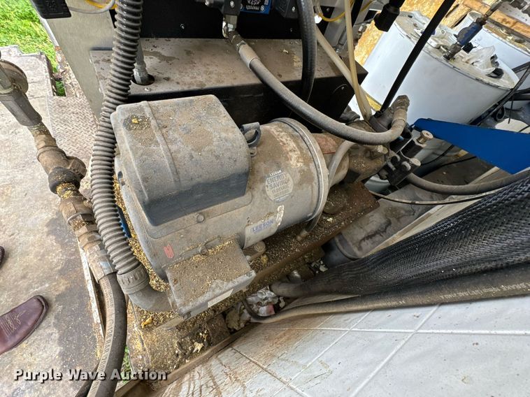 image for item DO0788 2023 Carry-On spray foam trailer