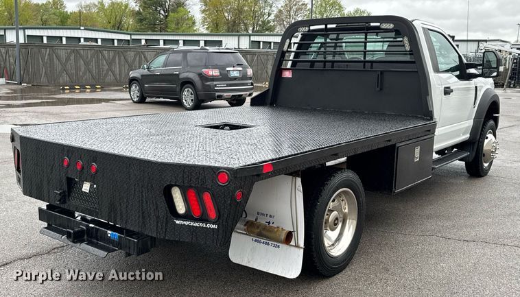 image for item DO0795 2017 Ford F550 Super Duty flatbed truck