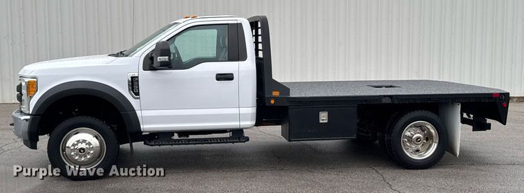 image for item DO0795 2017 Ford F550 Super Duty flatbed truck