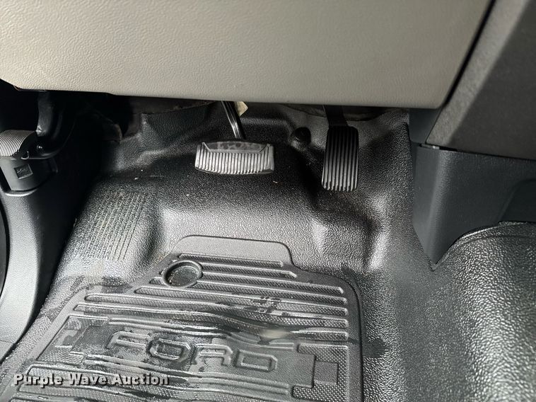 image for item DO0795 2017 Ford F550 Super Duty flatbed truck