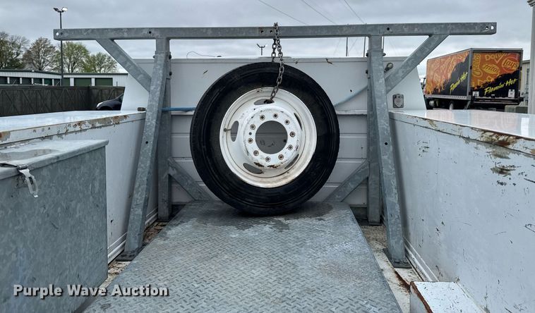 image for item DO0796 2012 Ford F550 Super Duty utility / service truck