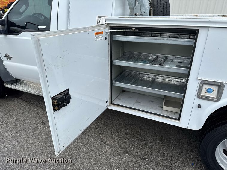 image for item DO0796 2012 Ford F550 Super Duty utility / service truck