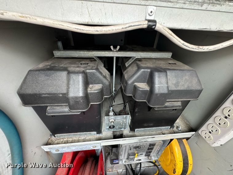 image for item DO0796 2012 Ford F550 Super Duty utility / service truck