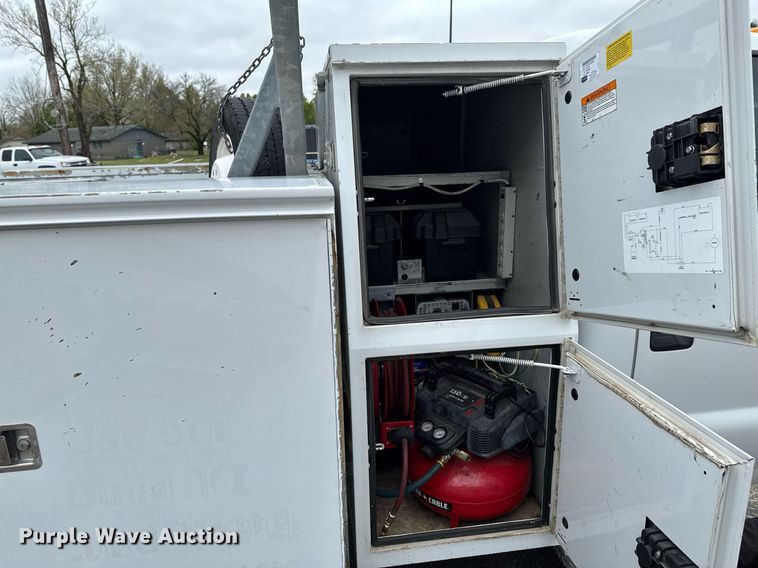 image for item DO0796 2012 Ford F550 Super Duty utility / service truck