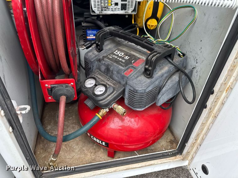 image for item DO0796 2012 Ford F550 Super Duty utility / service truck