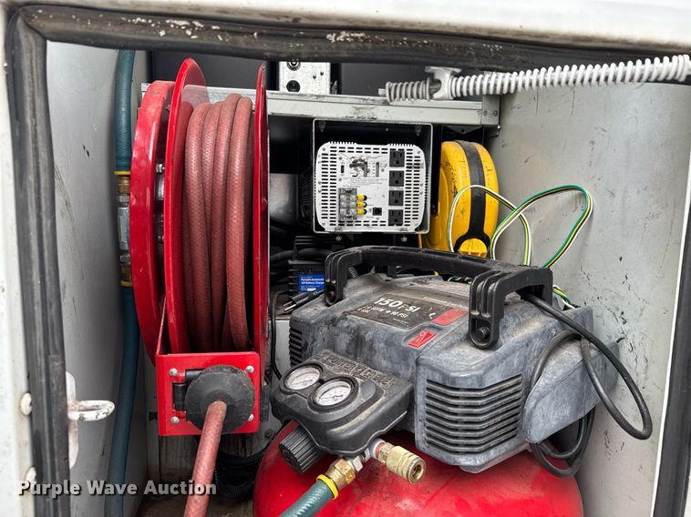 image for item DO0796 2012 Ford F550 Super Duty utility / service truck