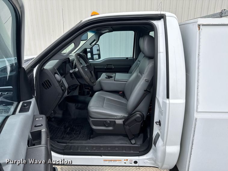 image for item DO0796 2012 Ford F550 Super Duty utility / service truck