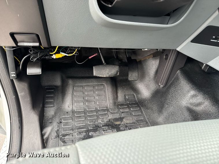 image for item DO0796 2012 Ford F550 Super Duty utility / service truck