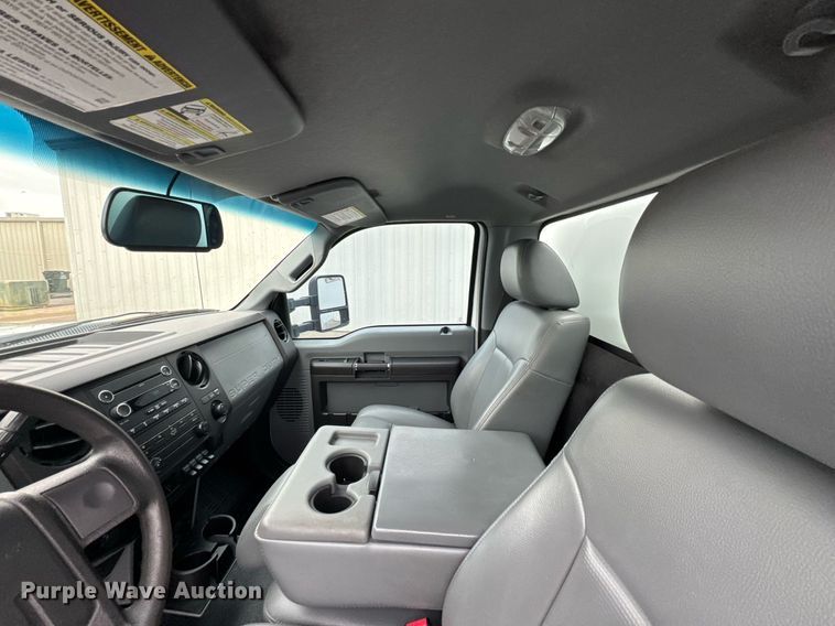 image for item DO0796 2012 Ford F550 Super Duty utility / service truck