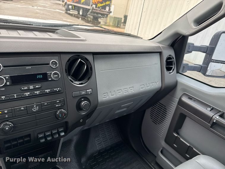 image for item DO0796 2012 Ford F550 Super Duty utility / service truck
