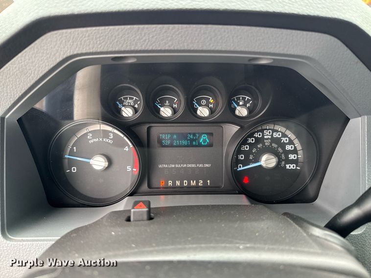 image for item DO0796 2012 Ford F550 Super Duty utility / service truck