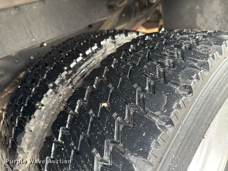 image for item DO0796 2012 Ford F550 Super Duty utility / service truck