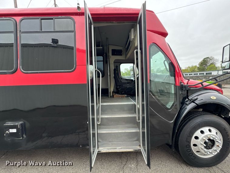 image for item DO0797 2014 Freightliner Business Class M2 shuttle bus