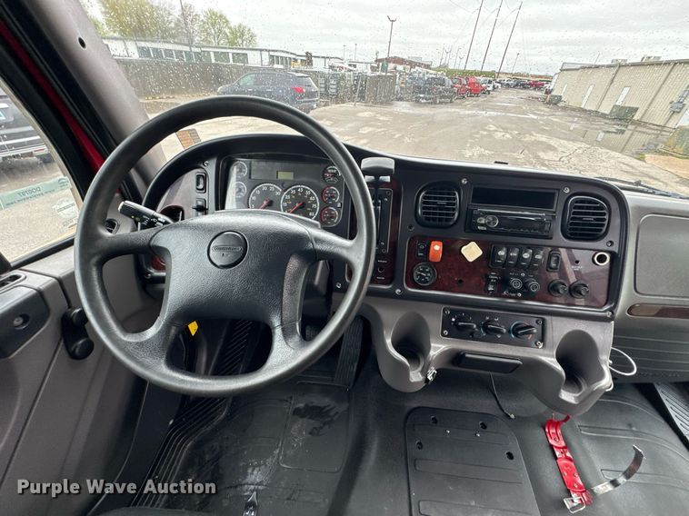 image for item DO0797 2014 Freightliner Business Class M2 shuttle bus