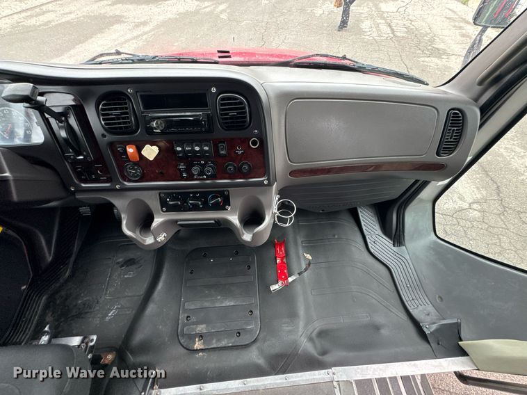 image for item DO0797 2014 Freightliner Business Class M2 shuttle bus